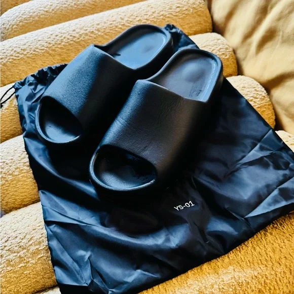 Yeezy Black Slide Sandals - Picture 2 of 5
